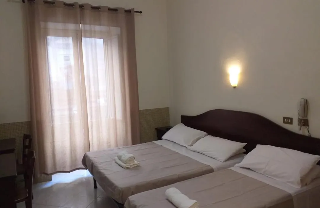 Hotel Vittorio Veneto-1